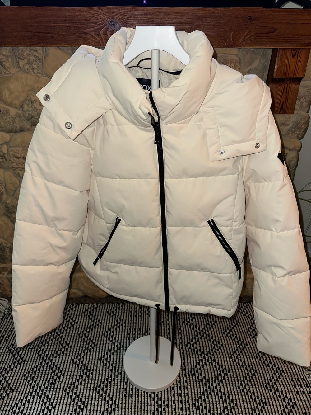 🤍🤍🤍 ROXY Women's Cream Puffer Jacket with High Collar